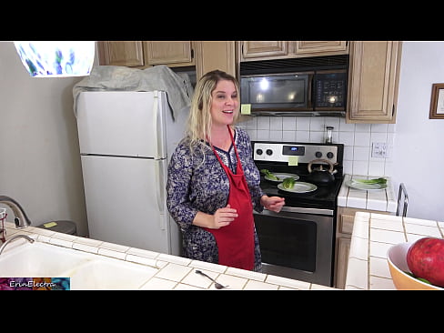 ❤️ A madrasta a ordenhá-lo na cozinha antes do seu encontro Porno russo em nós pt.https-tubsexer.ru ☑