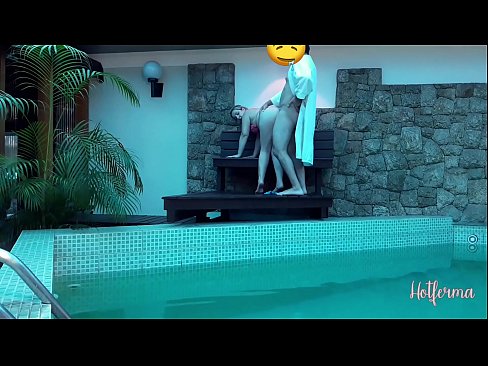 ❤️ Chefe convida criada para a piscina, mas não conseguiu resistir a um Porno russo em nós pt.https-tubsexer.ru ☑